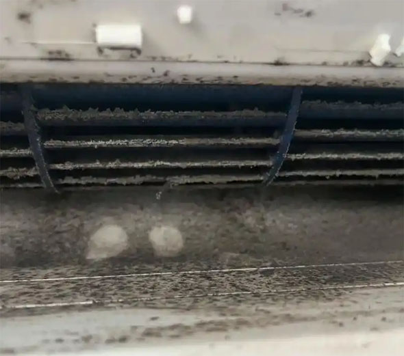 郧阳空调吹的风有股烧焦味是怎么回事